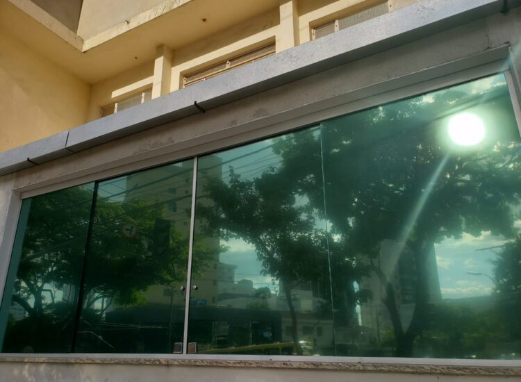 Insulfilm Comercial, Residencial e Automotivo no bairro Casa Branca