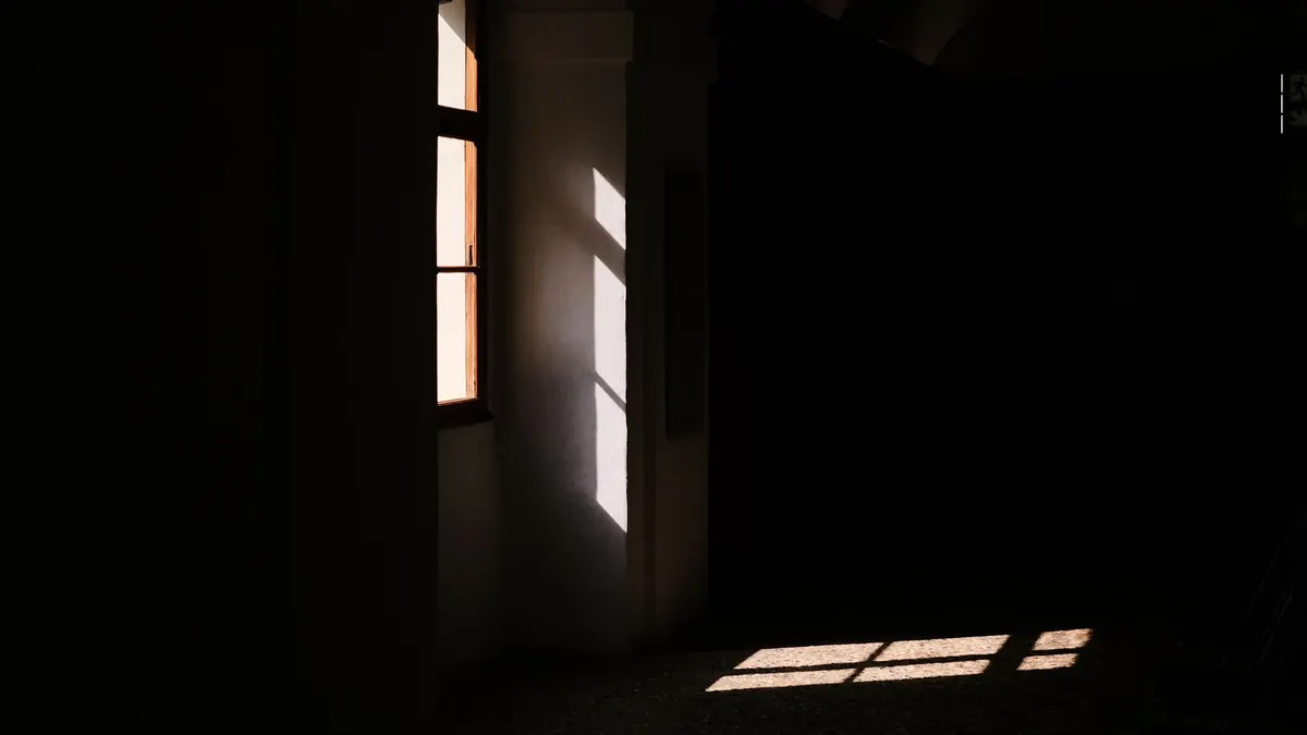 Película blackout: como bloquear toda a luz de janelas e portas de vidro